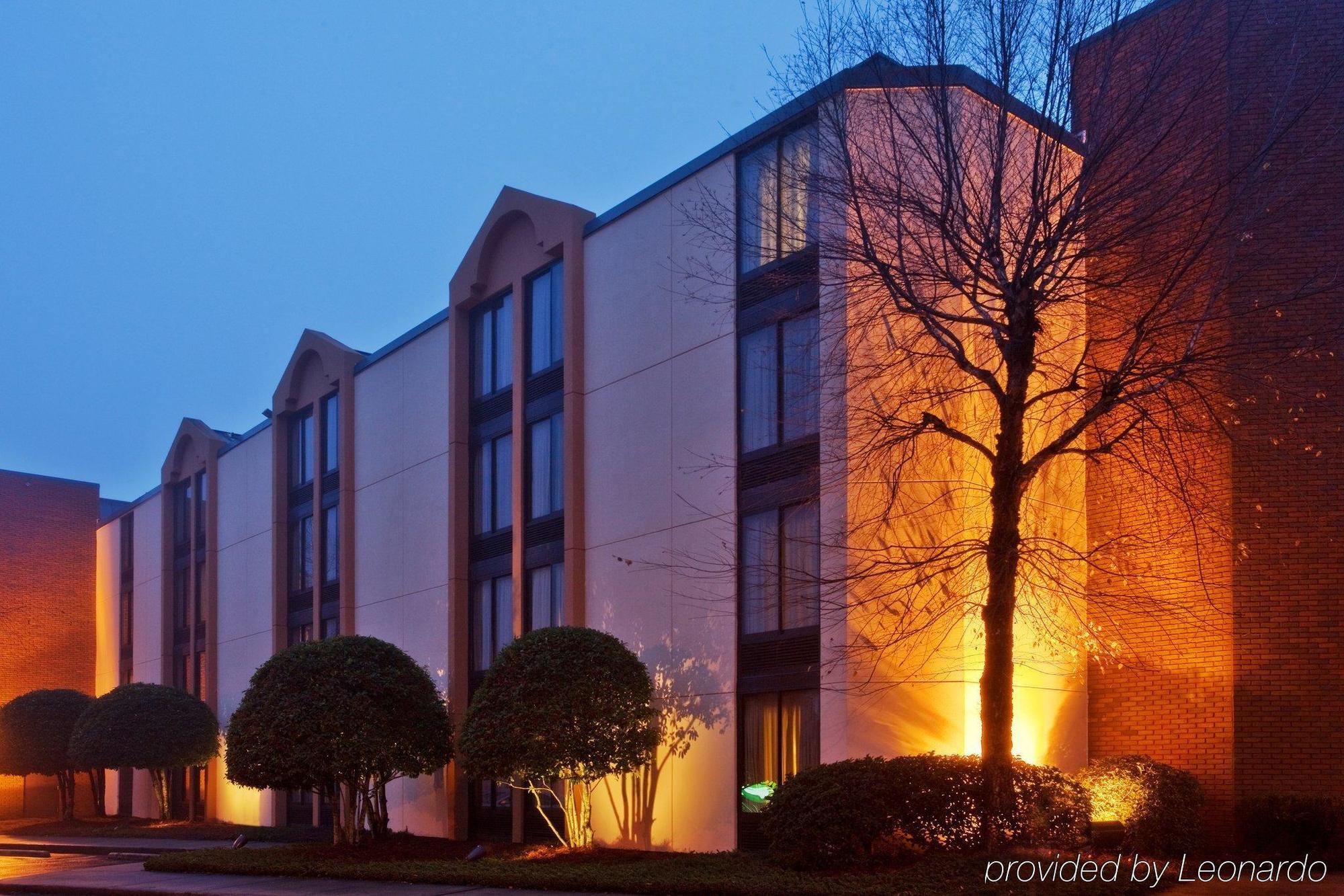 Ramada By Wyndham Gainesville Exteriör bild